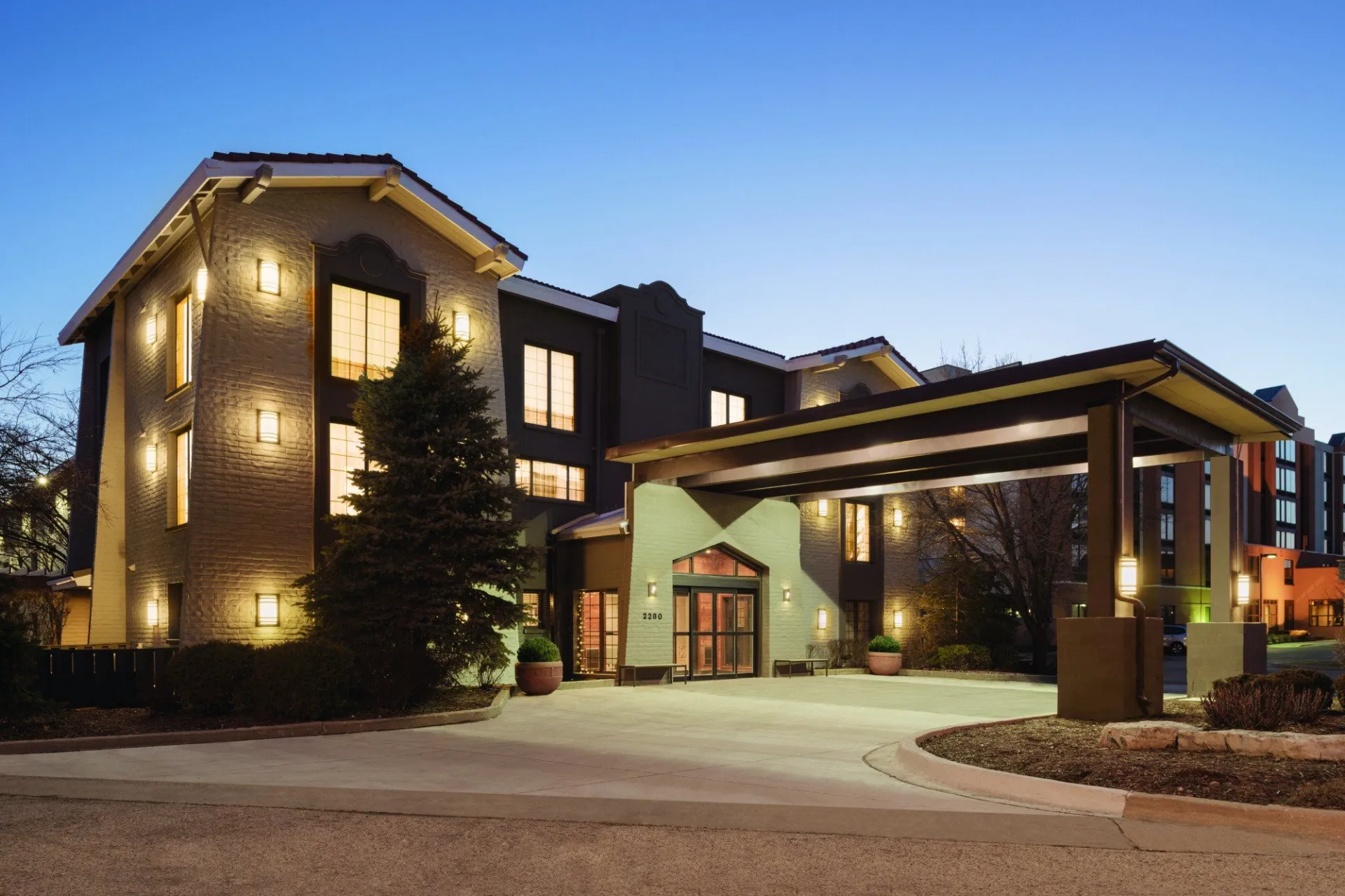 Country Inn and Suites