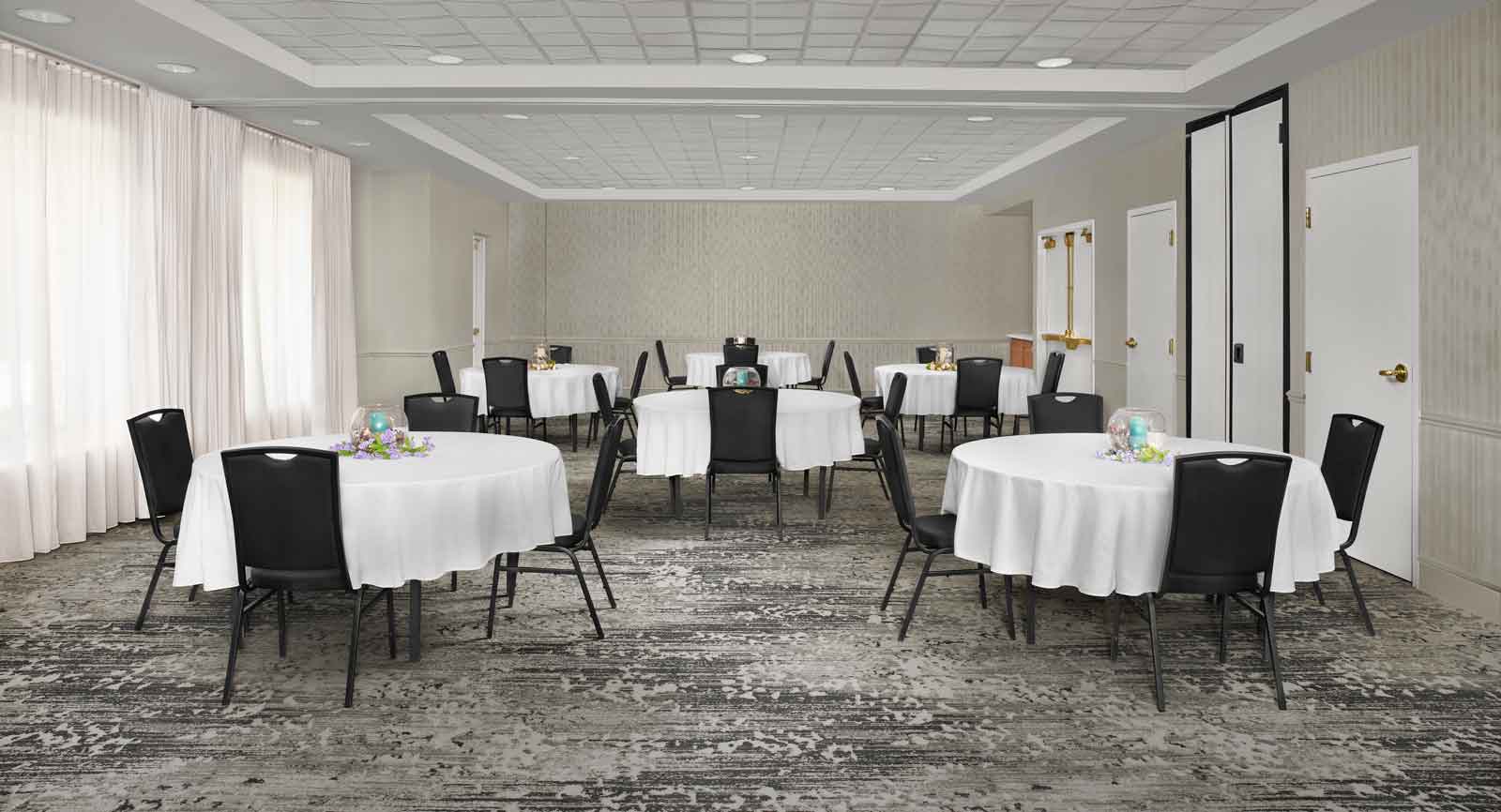 CHIHEGI_IL_HOFFMAN_HGI_MEETINGROOM2k