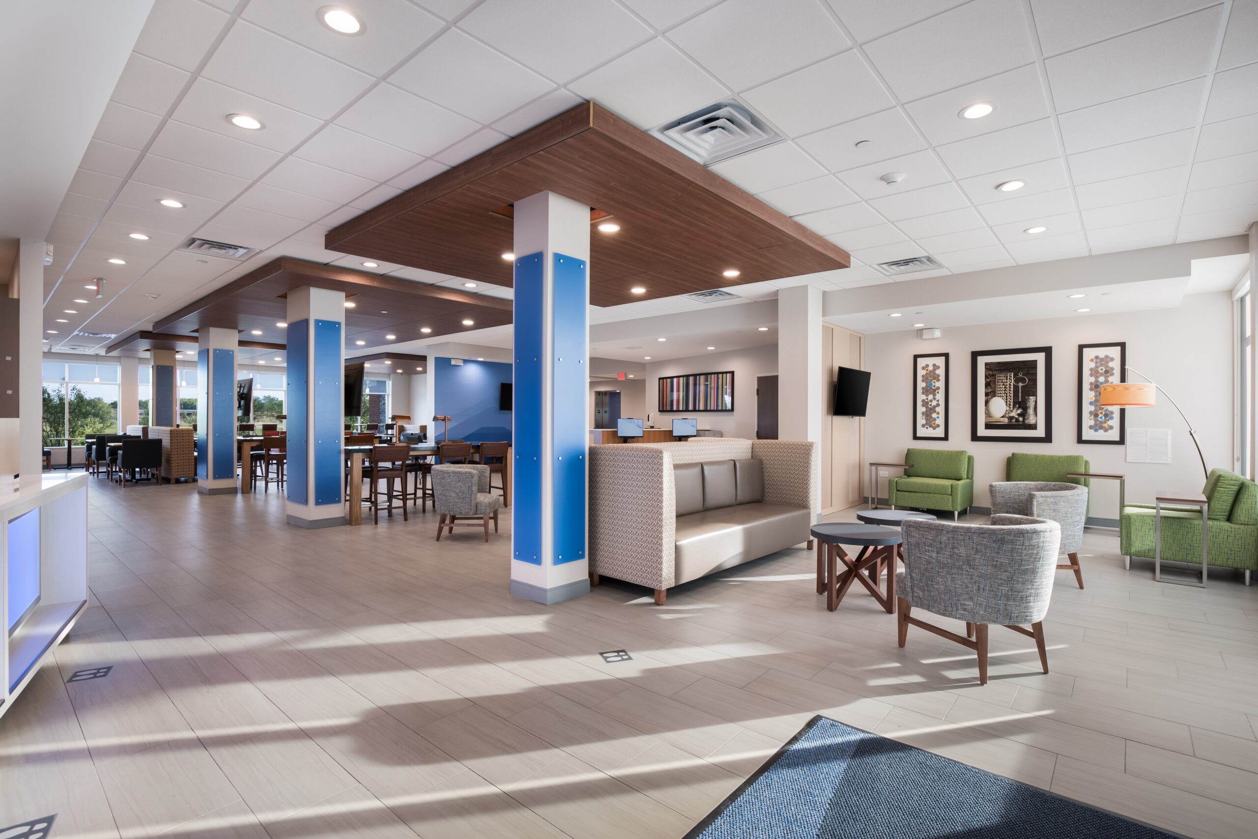 Lobby of the Holiday Inn Express